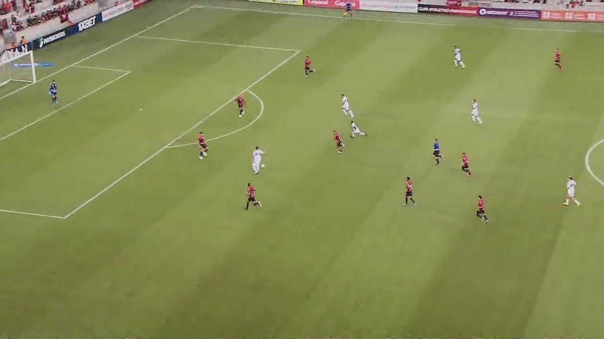 Alberto Valentim diz que Athletico encurralou o Coritiba e cita 