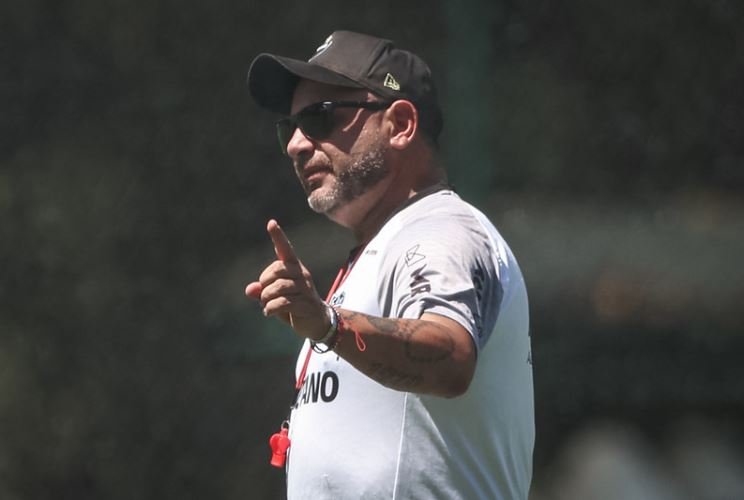 Atacante do Galo faz postagem misteriosa indicando que está fora do clássico - Rádio Itatiaia