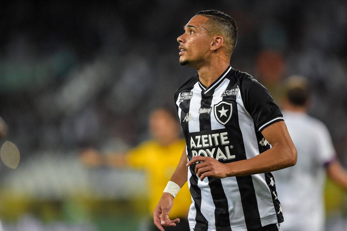 Atlético-GO acerta retorno do meia-atacante Luiz Fernando, do Botafogo - Globo.com