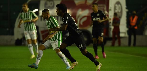 Bragantino marca no fim e busca empate com Juventude em estreia - UOL Esporte