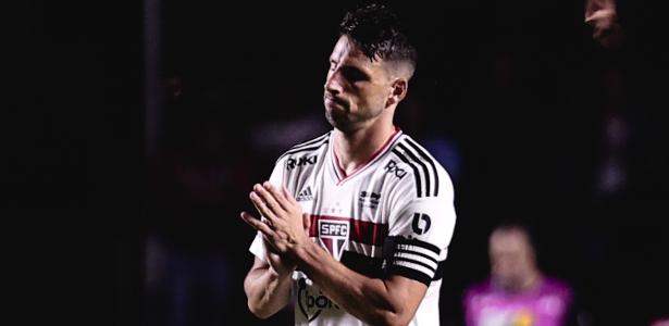 Calleri faz golaço em vitória do São Paulo sobre o Athletico; veja - UOL Esporte