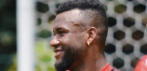 Ceni escala São Paulo com Luan titular na Sul-Americana; veja - UOL Esporte