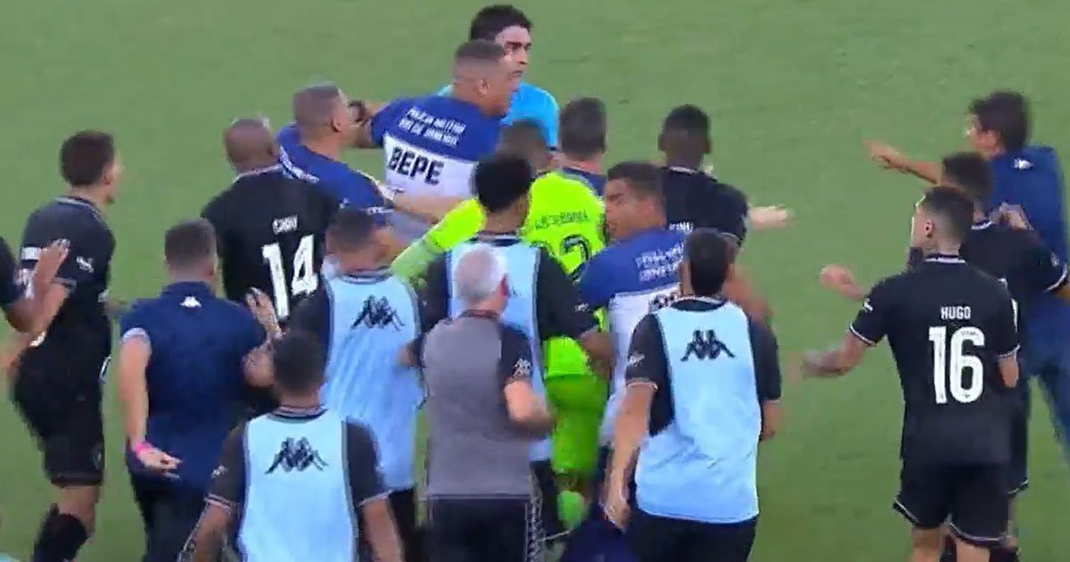 Comentarista de arbitragem se espanta com atitude do juiz no final de Fluminense x Botafogo: ‘Lamentável o - FogãoNET