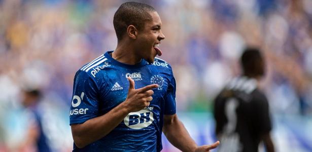 Cruzeiro indica briga por Vitor Roque e critica Mattos, Cury e Athletico - UOL
