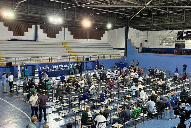 Duzentos e onze conselheiros do Cruzeiro aguardam liberação da Justiça para votar interesses da SAF - Rádio Itatiaia