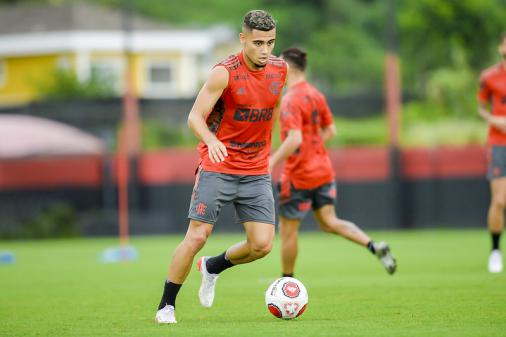 Ex-clube de Andreas Pereira tem interesse em repatriar o meia do Flamengo - LANCE!