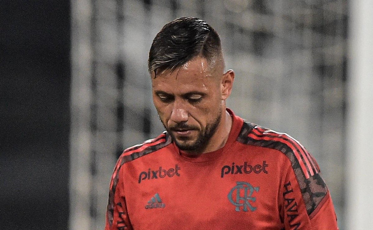 Fora dos planos de Paulo Sousa, Diego Alves está próximo de equipe da Série A - Bolavip Brasil