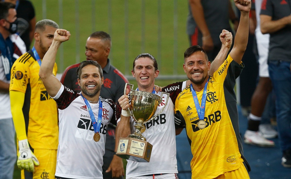 ÚLTIMA HORA: Medalhão se irrita com Paulo Sousa e pede para deixar o Flamengo - Somos Fanáticos Brasil