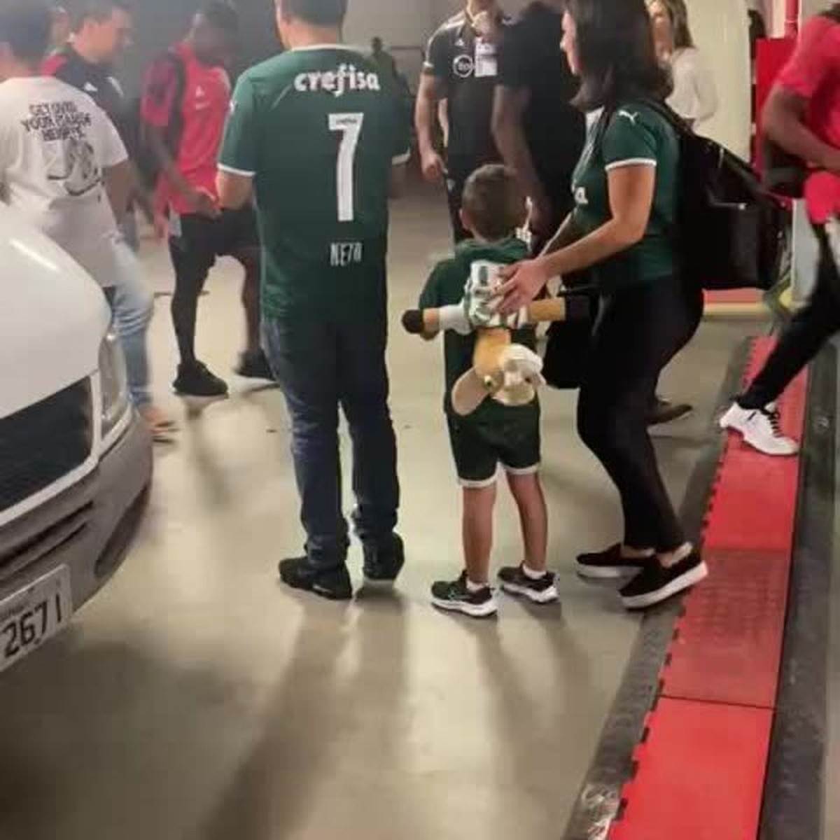 TJD de São Paulo marca julgamento de Calleri por derrubar celular de garoto após final do Paulistão - Globo.com