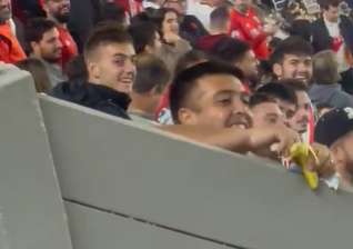 Torcedor do River Plate joga banana para torcida do Fortaleza no Monumental de Núñez - Diário do Nordeste